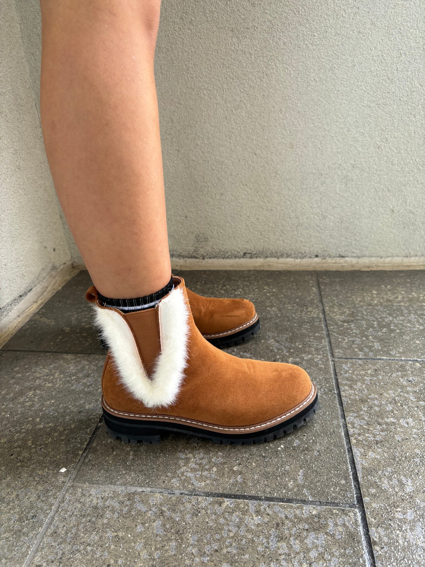 Tan Boots with Faux Fur